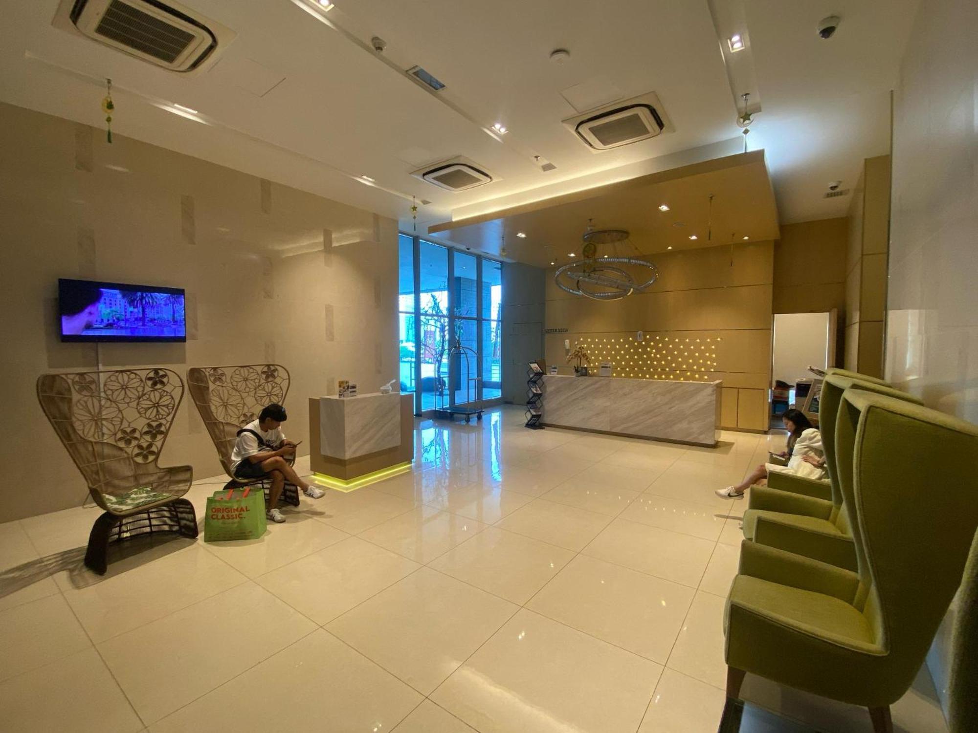 Celestial Heights Featuring Infinity Skypool Asrama *