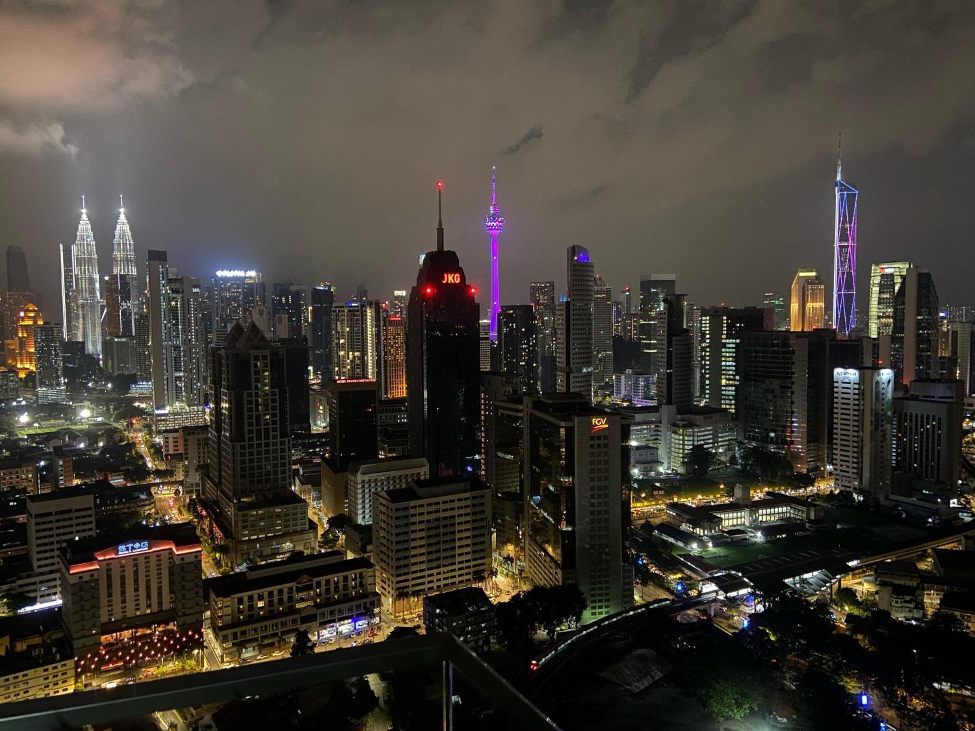 Asrama Celestial Heights Featuring Infinity Skypool
